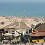 The Roof Da Rocha Apartment *